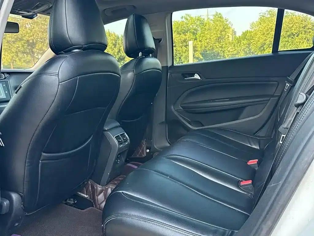Peugeot 408 2016 1.6T Automatic Luxury Edition — миниатюра 7