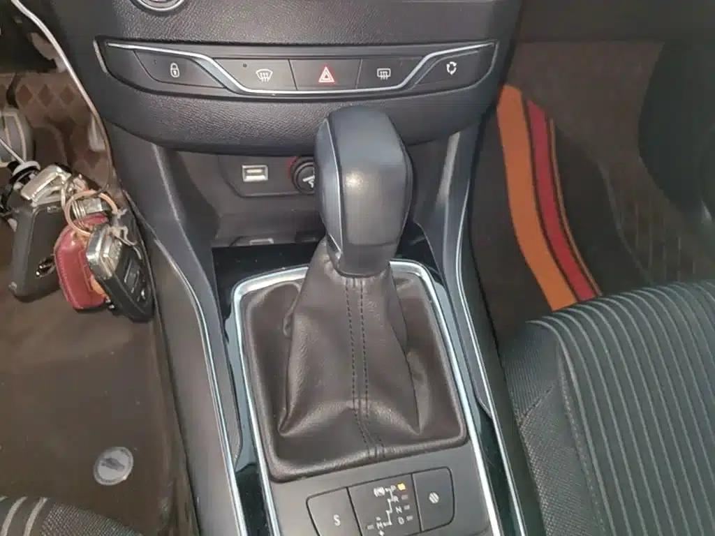 Peugeot 408 2018 350THP Automatic Luxury Edition — миниатюра 14