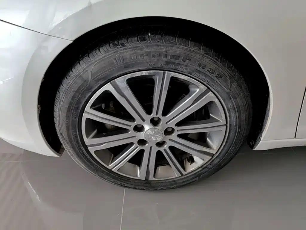 Peugeot 408 2018 350THP Automatic Luxury Edition — миниатюра 23