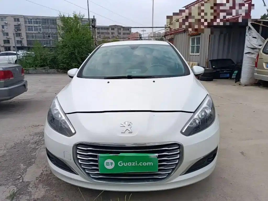 Peugeot 308 2014 Enjoy Edition Classic 1.6L Manual Premium Model — миниатюра 3