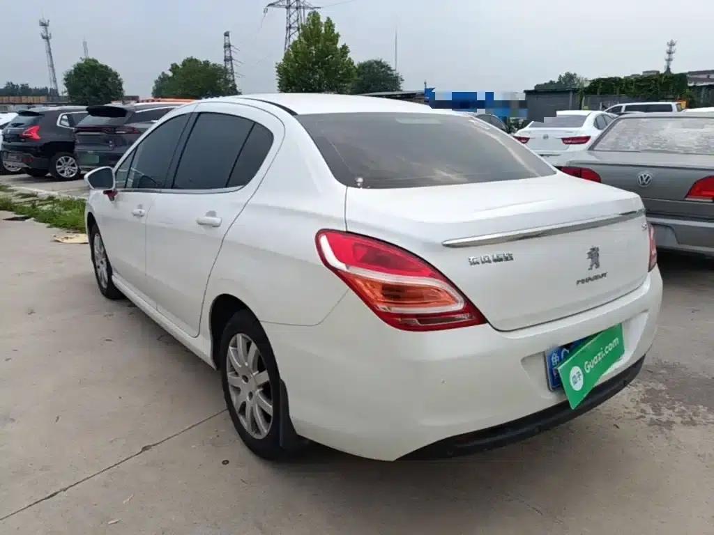 Peugeot 308 2014 Enjoy Edition Classic 1.6L Manual Premium Model — миниатюра 5
