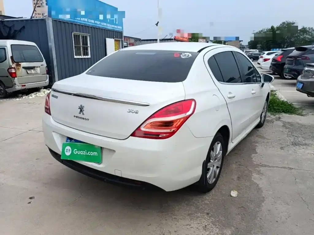 Peugeot 308 2014 Enjoy Edition Classic 1.6L Manual Premium Model — миниатюра 7