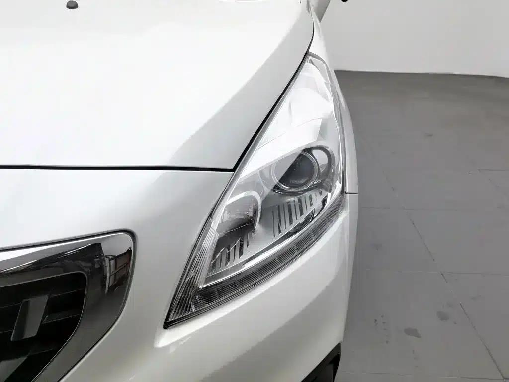 Peugeot 3008 2016 2.0L Automatic Classic Edition — миниатюра 7