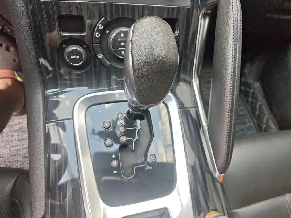 Peugeot 3008 2015 2.0L Automatic Trend Edition — миниатюра 11