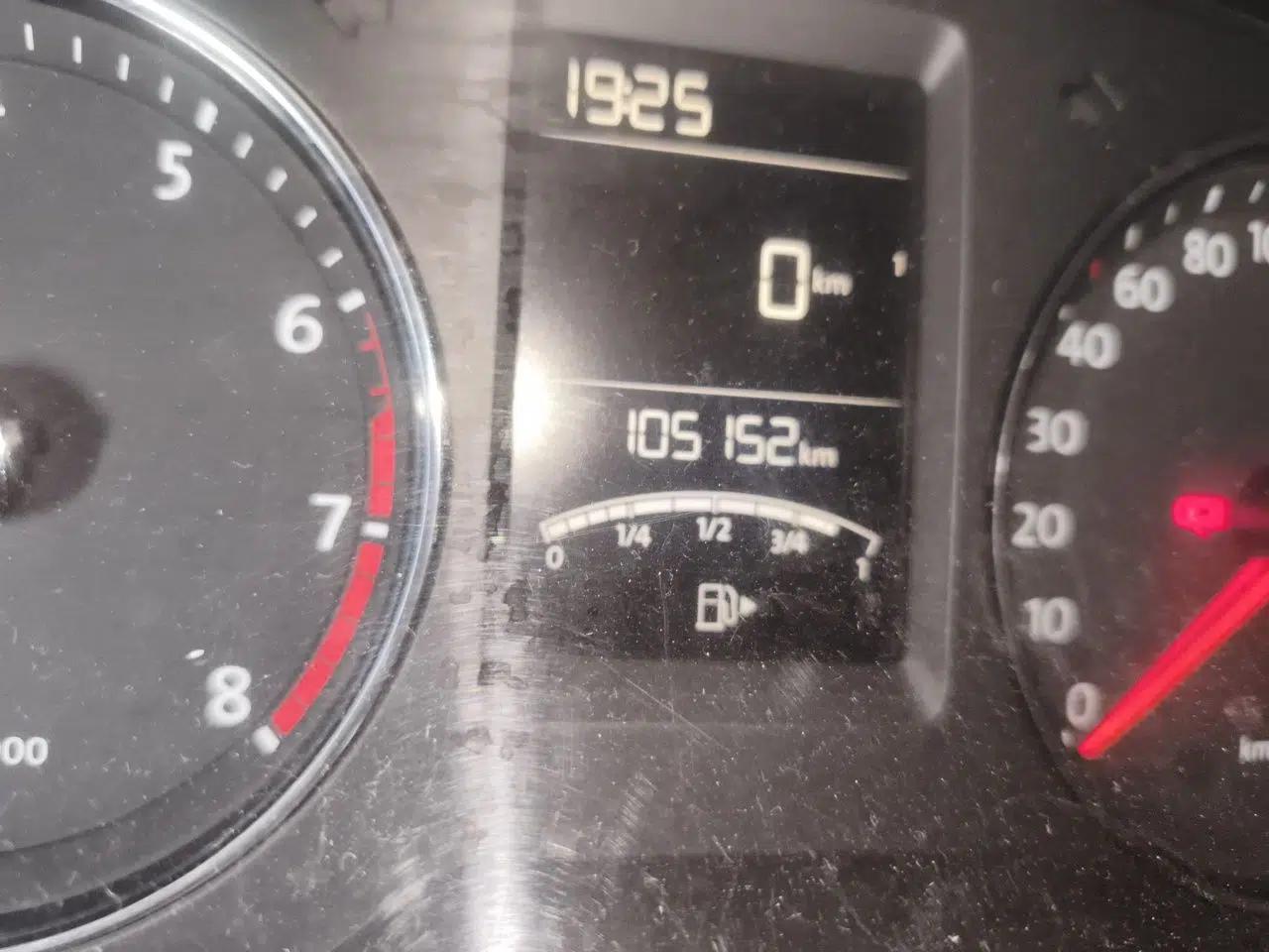 Volkswagen Lavida 2013 Restyled Classic 1.6L Manual Comfort Edition — миниатюра 12