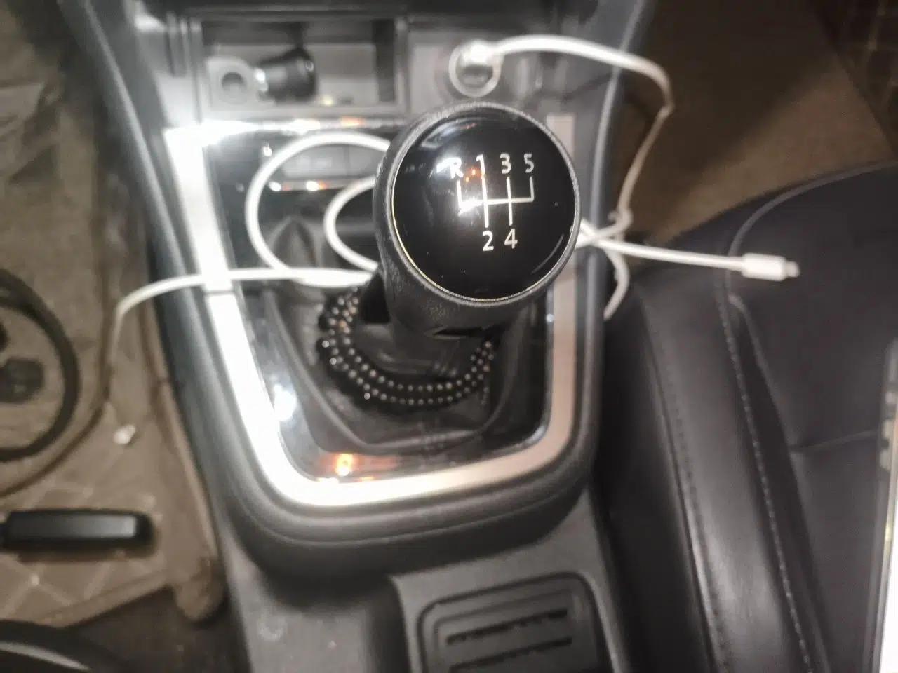 Volkswagen Lavida 2013 Restyled Classic 1.6L Manual Comfort Edition — миниатюра 14