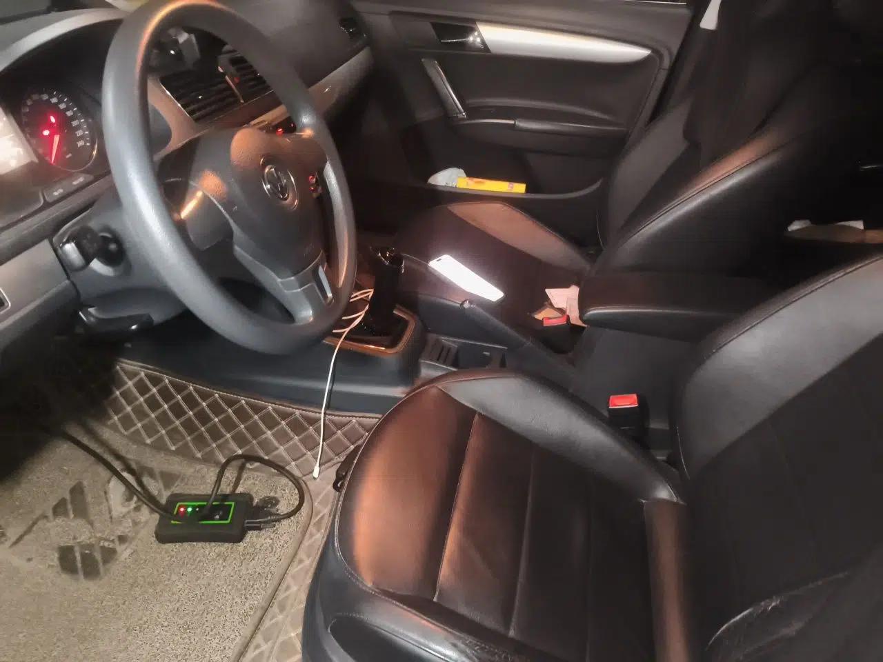 Volkswagen Lavida 2013 Restyled Classic 1.6L Manual Comfort Edition — миниатюра 15