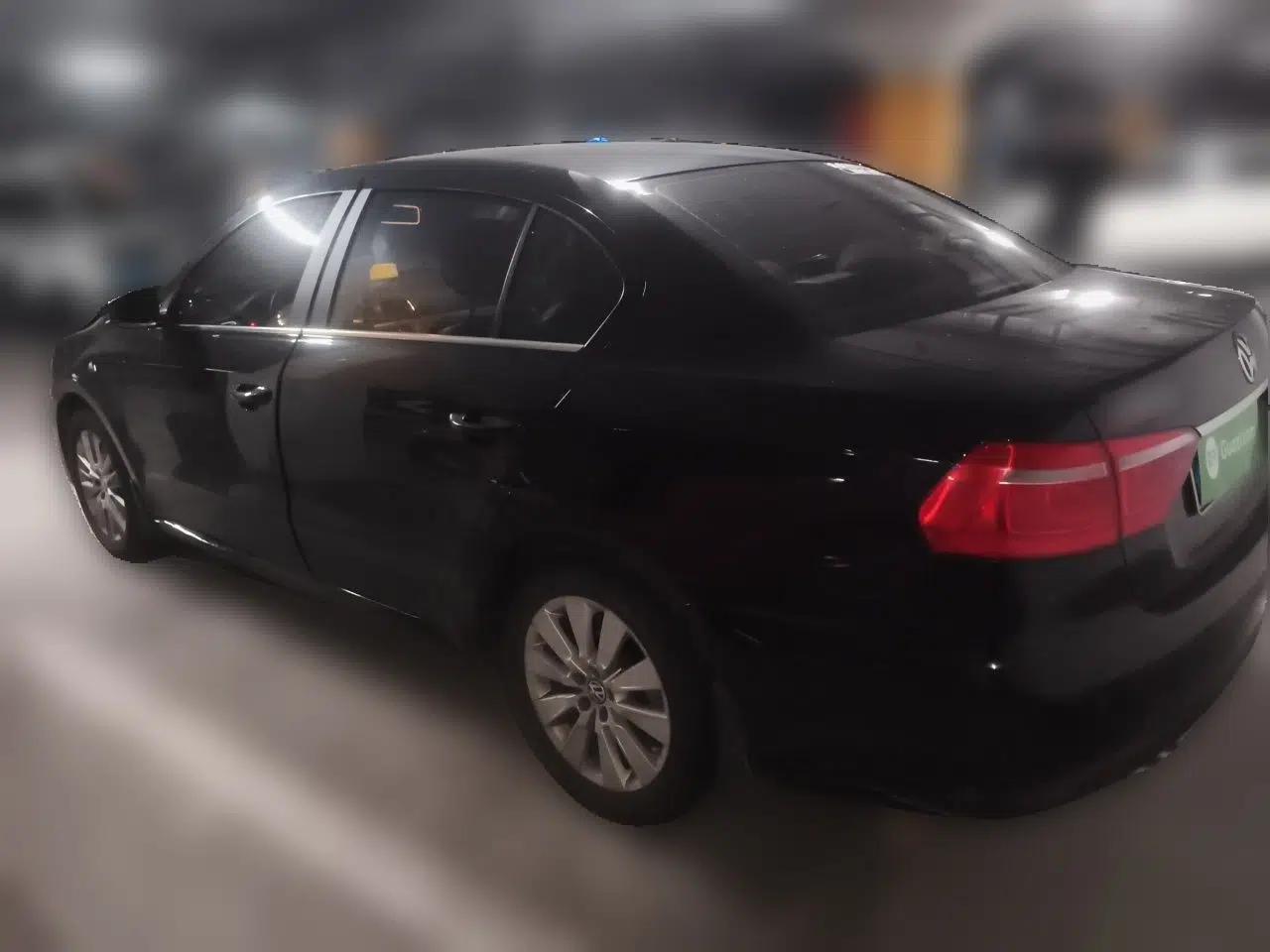Volkswagen Lavida 2013 Restyled Classic 1.6L Manual Comfort Edition — миниатюра 4