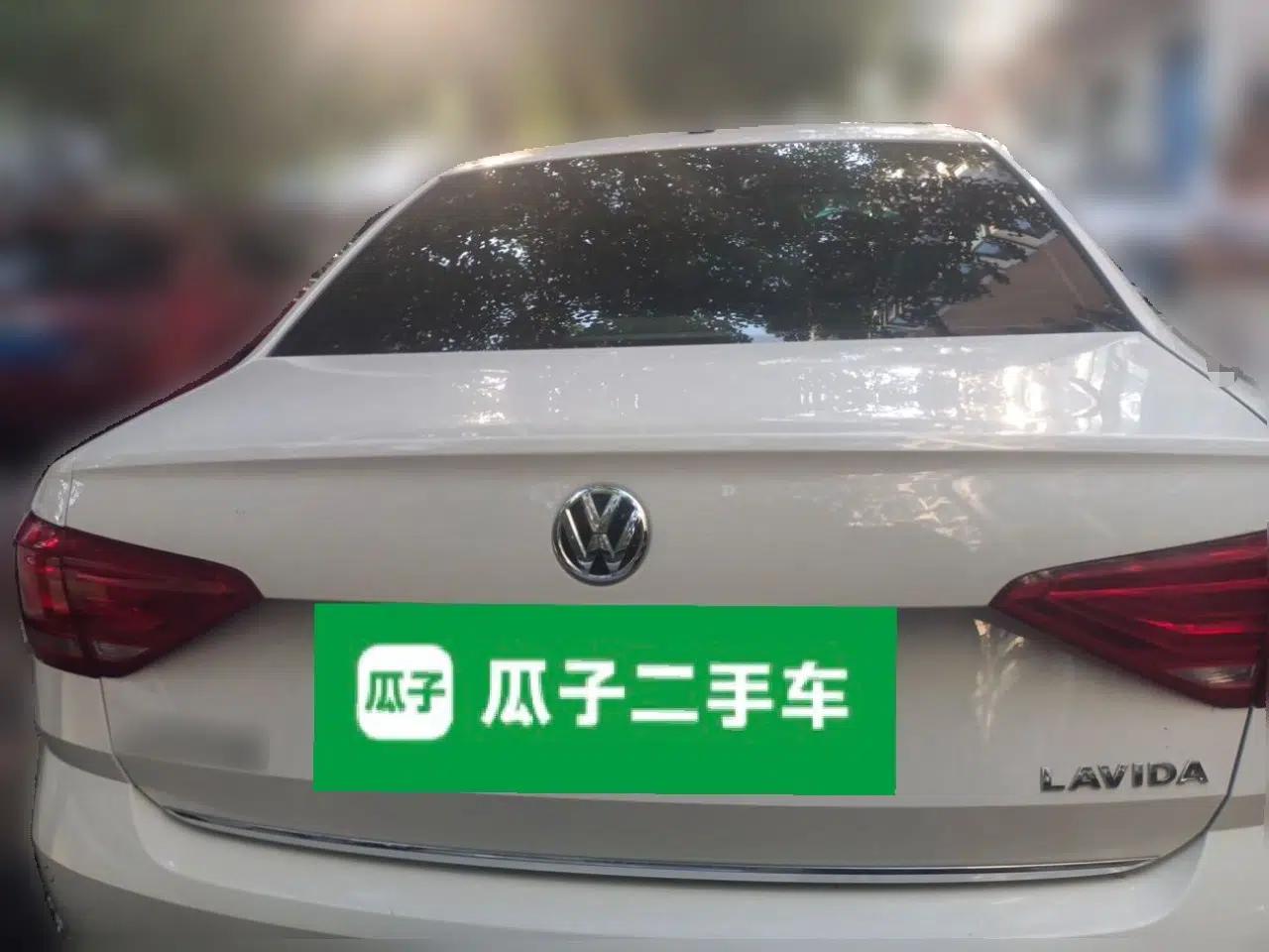 Volkswagen Lavida 2017 1.6L Automatic Comfort Edition — миниатюра 5