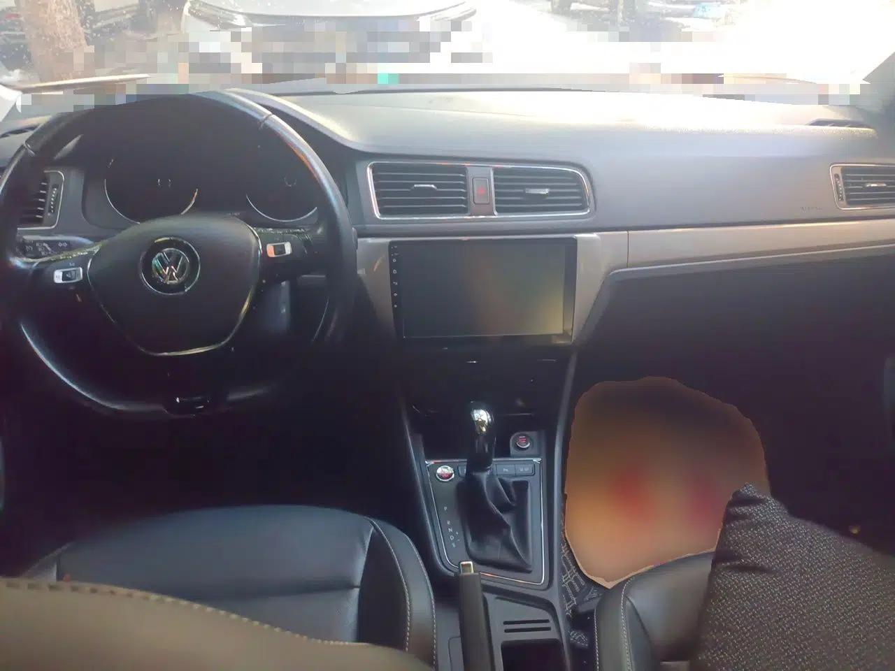 Volkswagen Lavida 2017 1.6L Automatic Comfort Edition — миниатюра 9