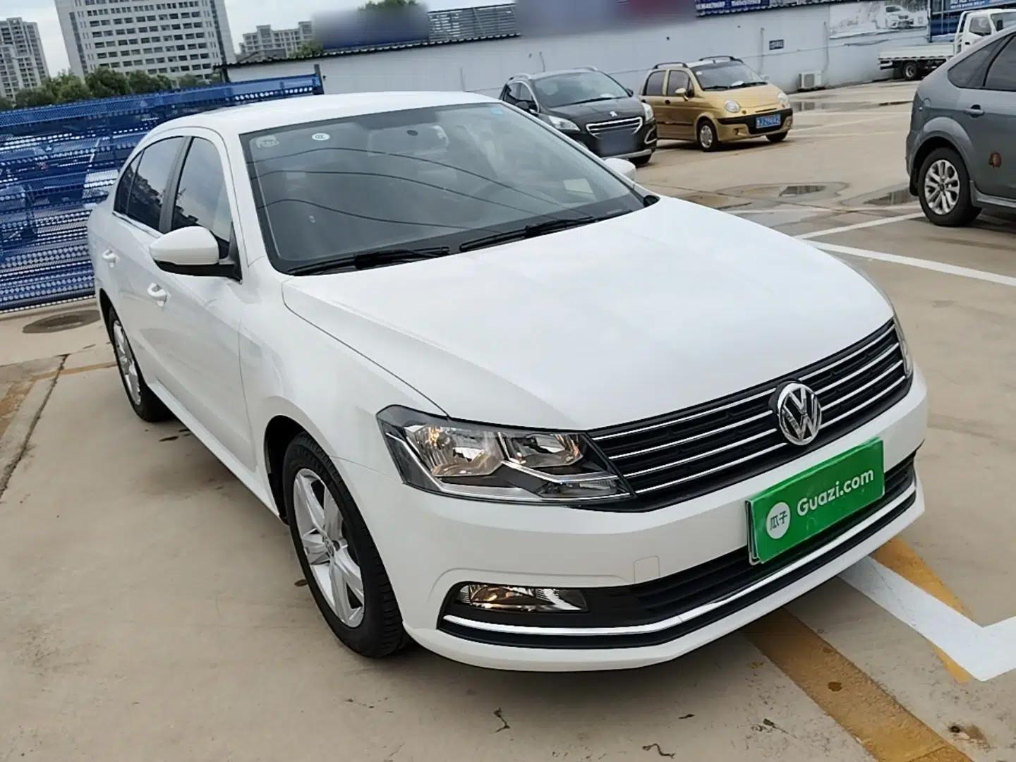 Volkswagen Lavida 2017 1.6L Automatic Fashion Edition — миниатюра 3