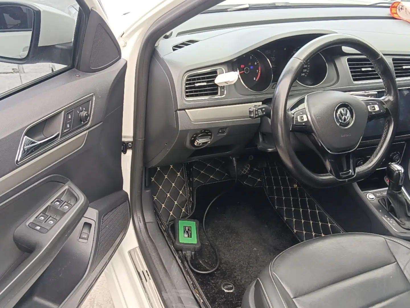 Volkswagen Lavida 2017 230TSI DSG Comfort Edition — миниатюра 18