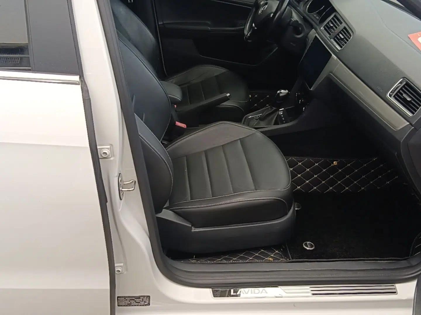 Volkswagen Lavida 2017 230TSI DSG Comfort Edition — миниатюра 19