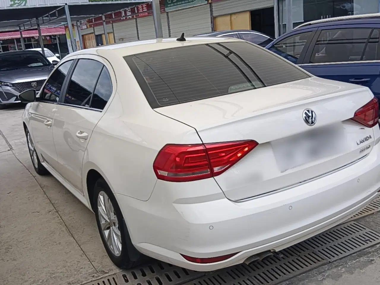 Volkswagen Lavida 2017 230TSI DSG Comfort Edition — миниатюра 4