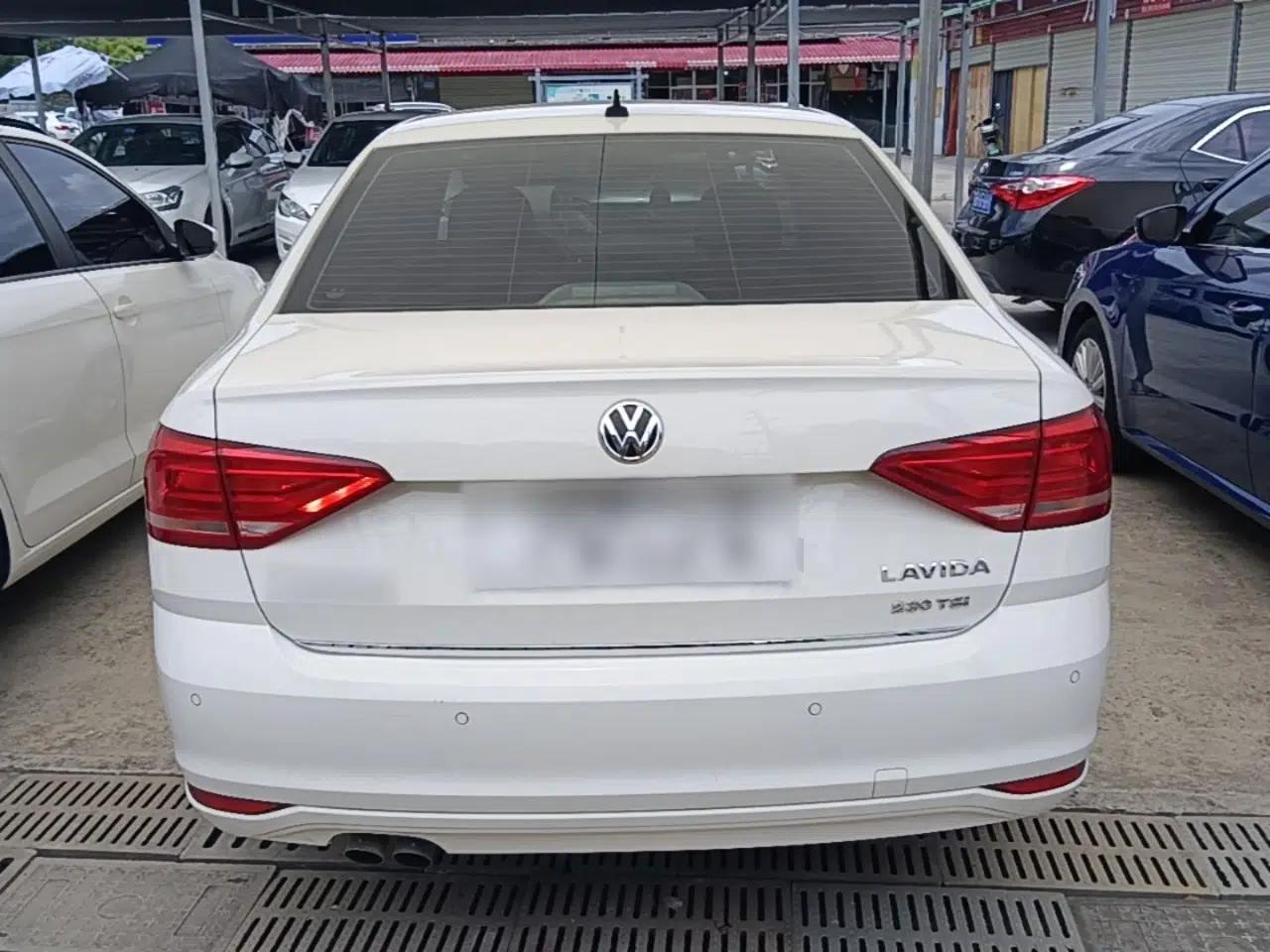 Volkswagen Lavida 2017 230TSI DSG Comfort Edition — миниатюра 5