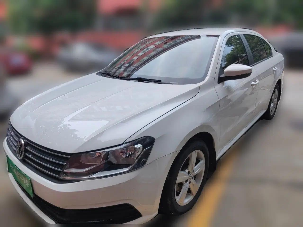 Volkswagen Lavida 2017 1.6L Automatic Fashion Edition — миниатюра 1