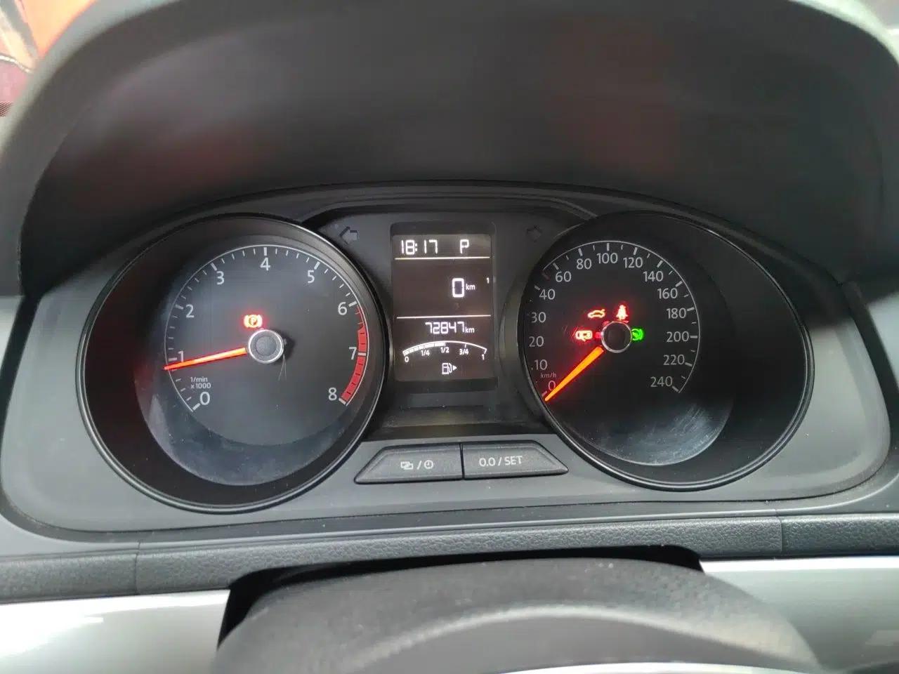Volkswagen Lavida 2017 1.6L Automatic Fashion Edition — миниатюра 11
