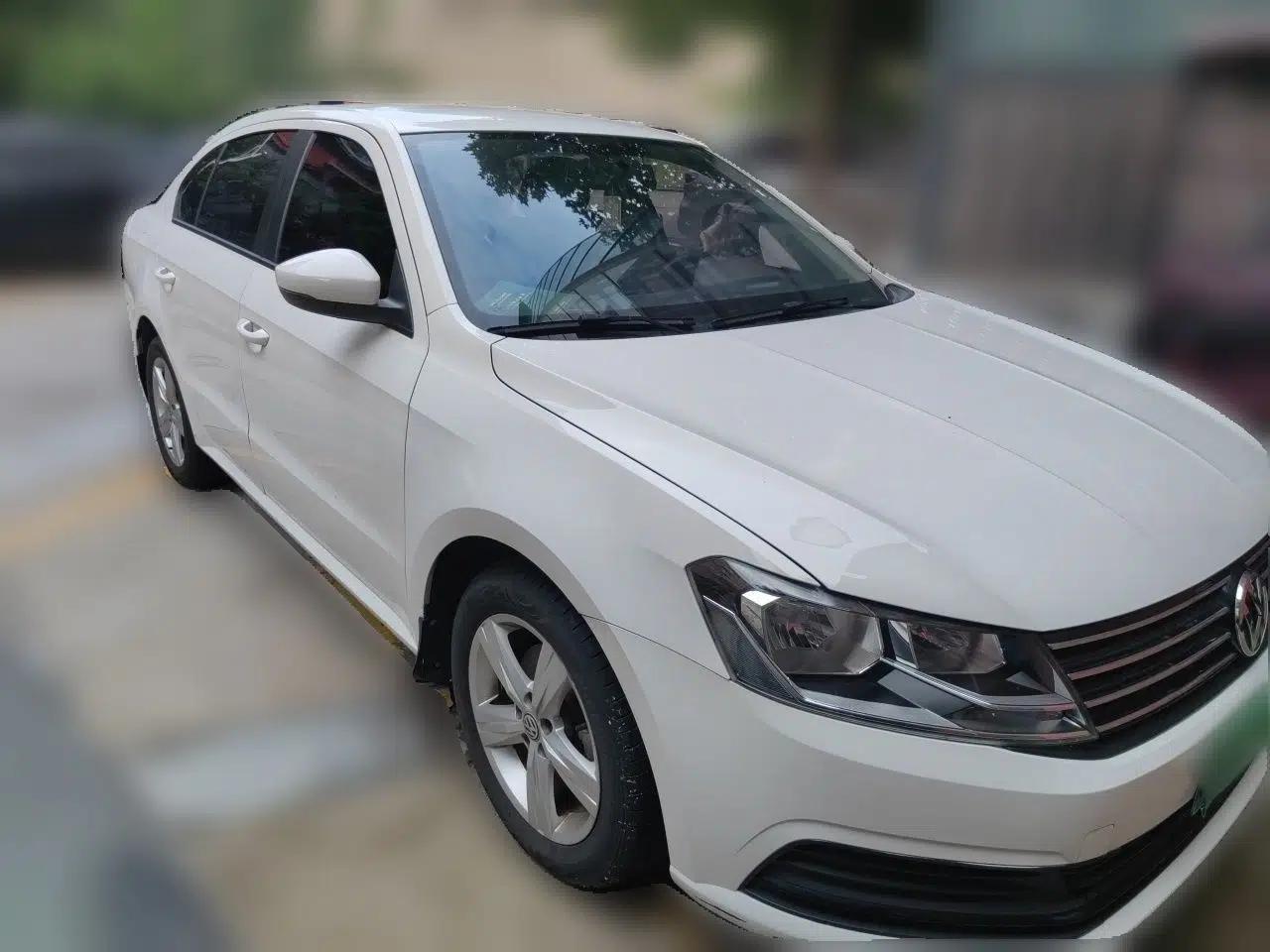 Volkswagen Lavida 2017 1.6L Automatic Fashion Edition — миниатюра 3