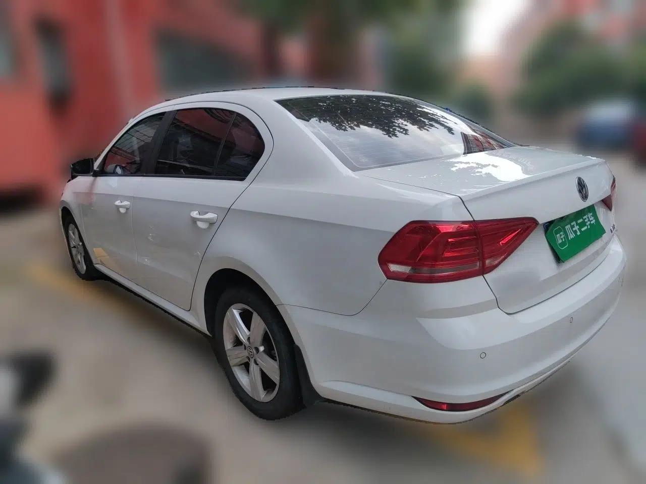 Volkswagen Lavida 2017 1.6L Automatic Fashion Edition — миниатюра 4