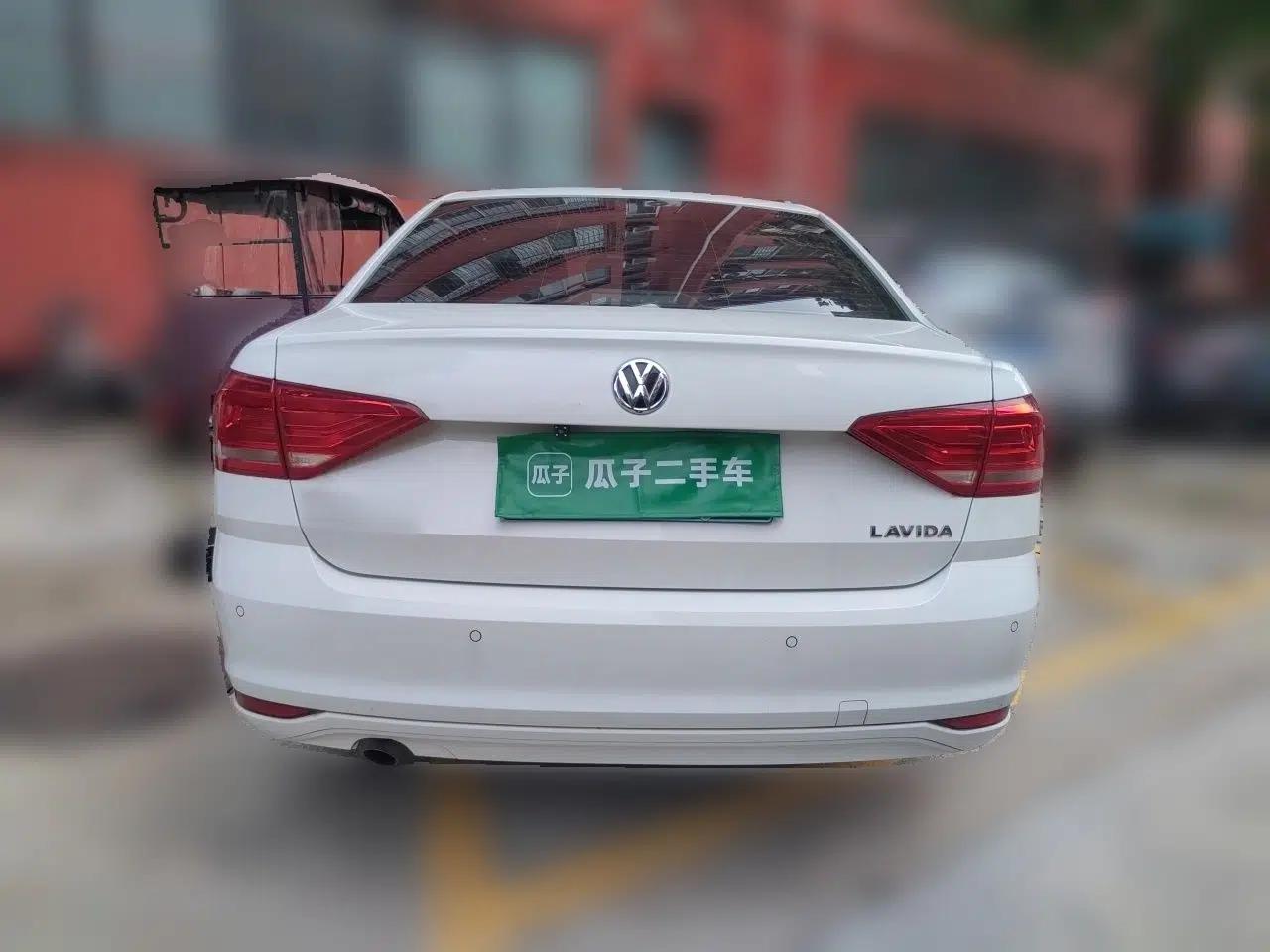 Volkswagen Lavida 2017 1.6L Automatic Fashion Edition — миниатюра 5