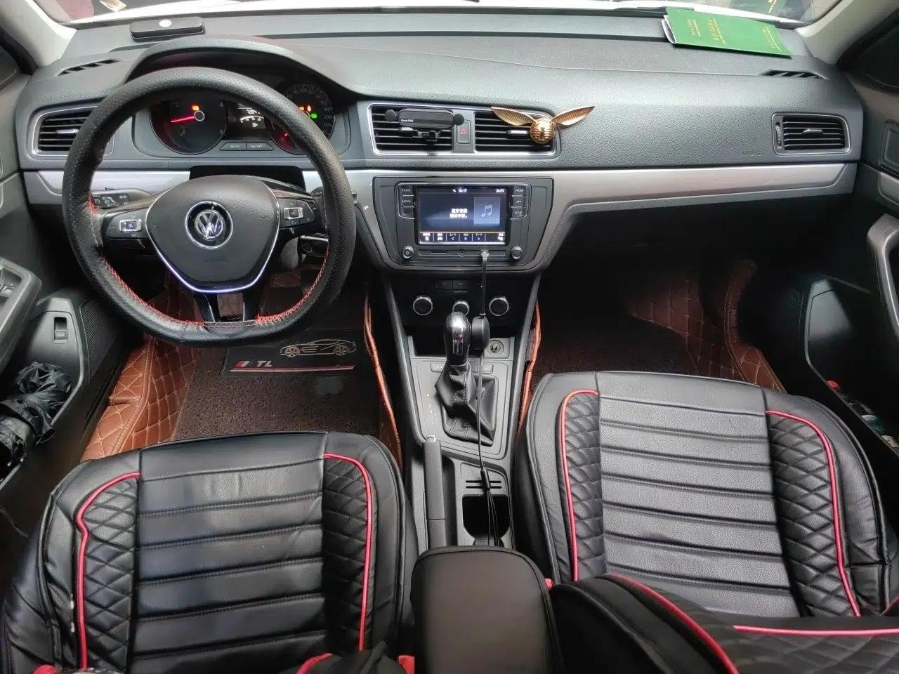 Volkswagen Lavida 2017 1.6L Automatic Fashion Edition — миниатюра 9