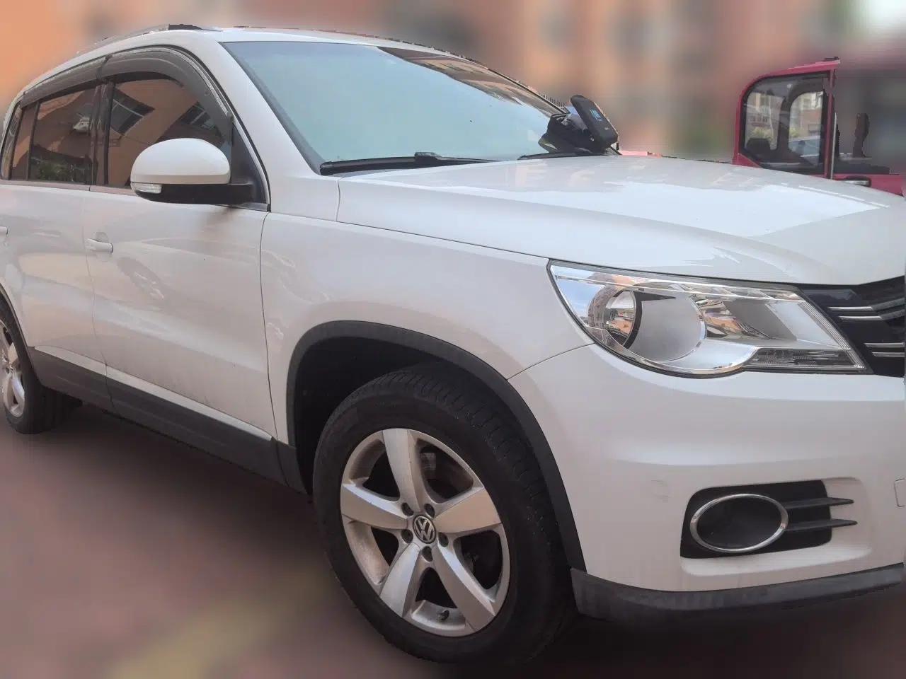 Volkswagen Tiguan 2010 2.0 TSI Automatic All-Wheel-Drive Elite Edition — миниатюра 3