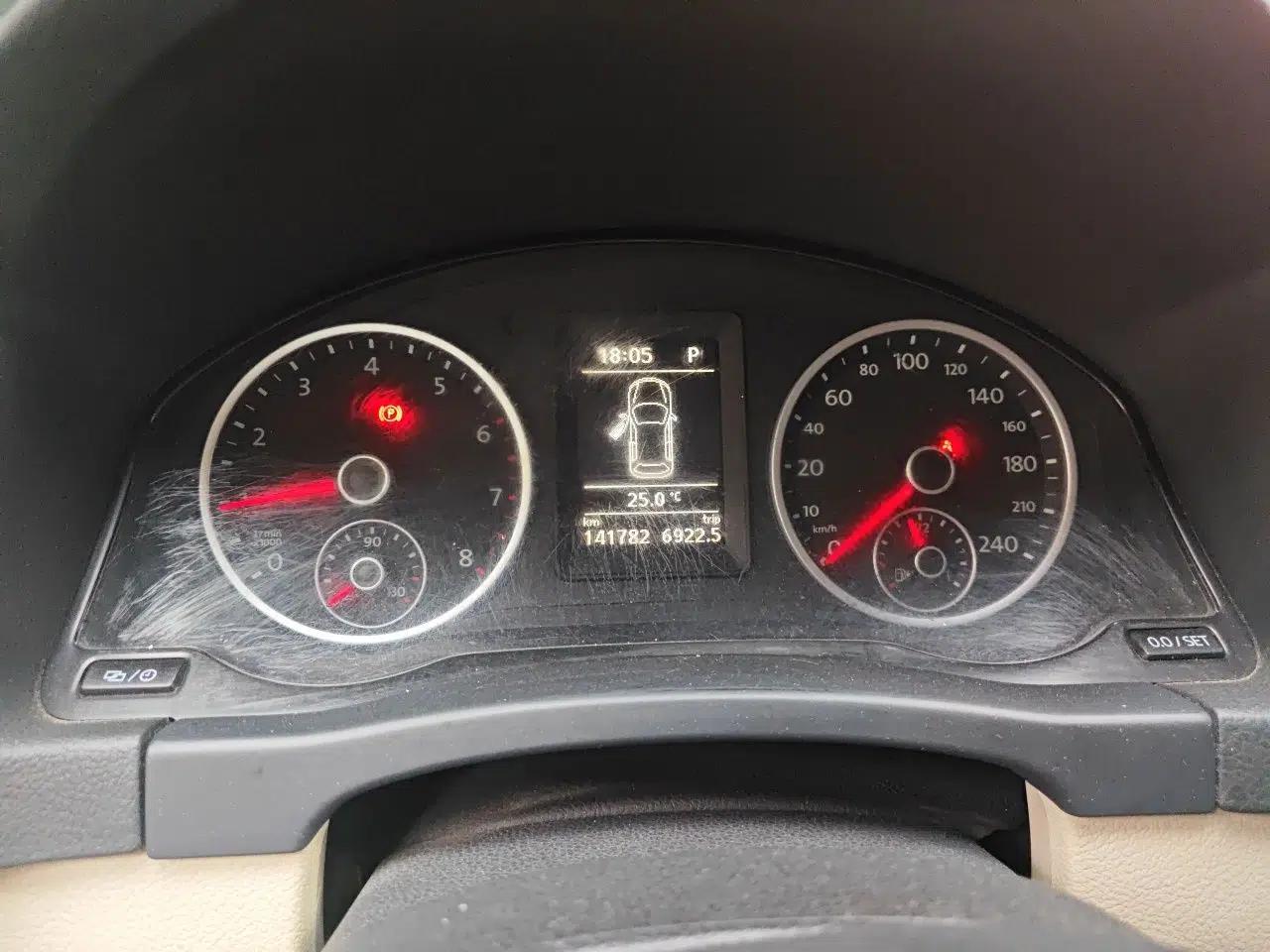 Volkswagen Tiguan 2013 1.8 TSI Automatic Two-Wheel Drive Comfort Edition — миниатюра 11