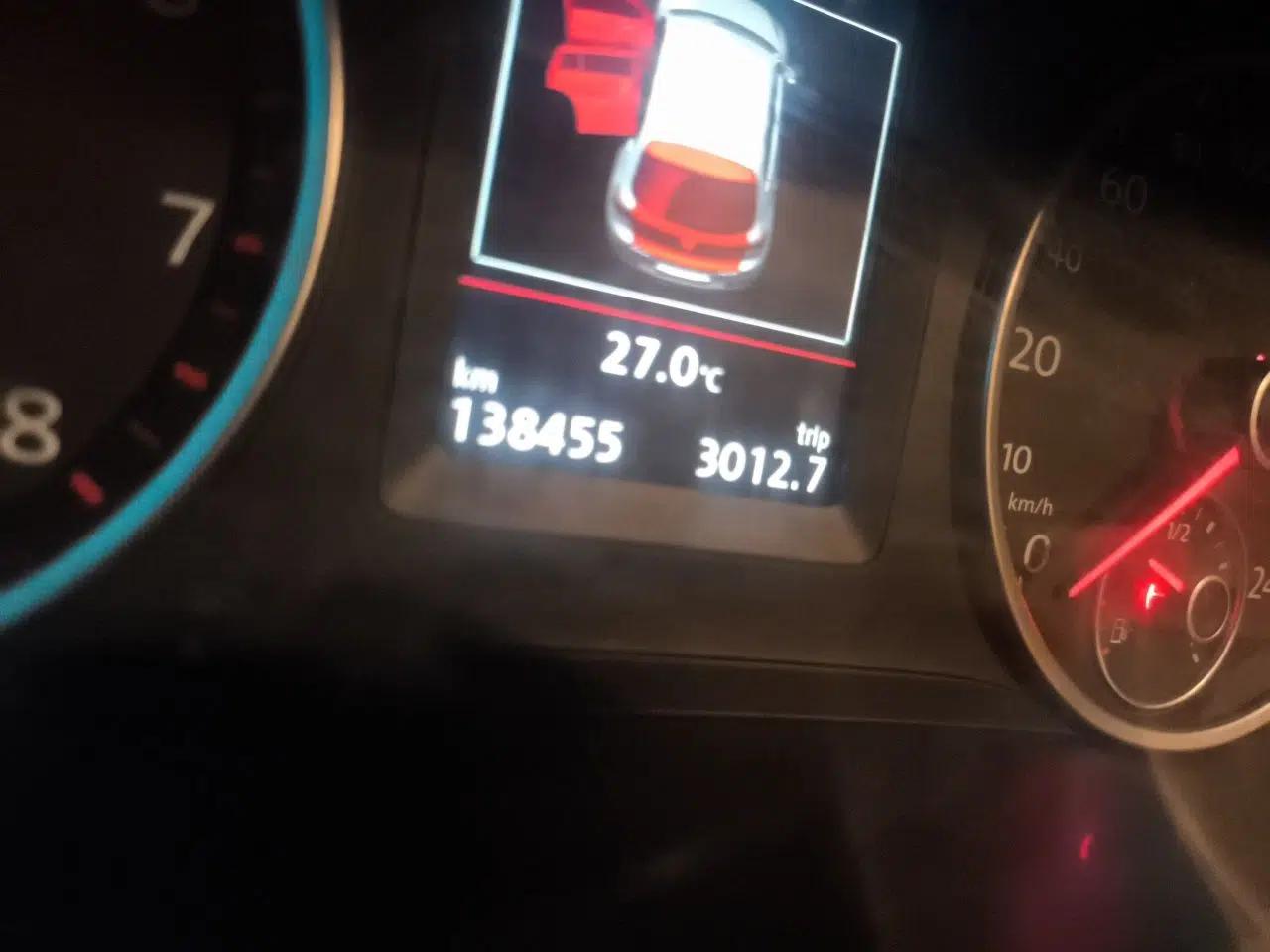 Volkswagen Tiguan 2015 1.8TSI Automatic Two-Wheel Drive Luxury Model — миниатюра 12