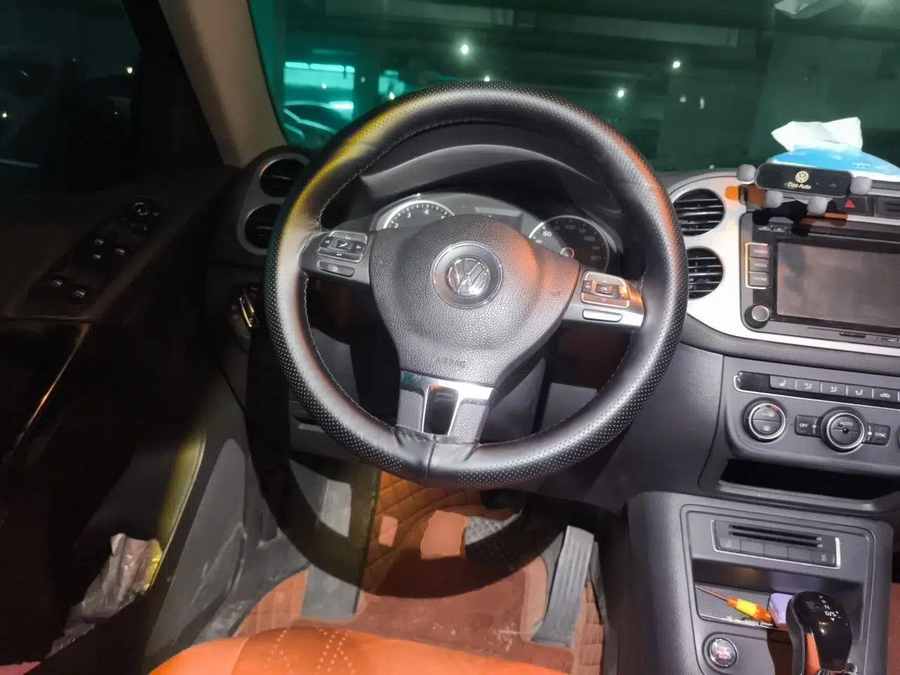 Volkswagen Tiguan 2015 1.8TSI Automatic Two-Wheel Drive Luxury Model — миниатюра 10