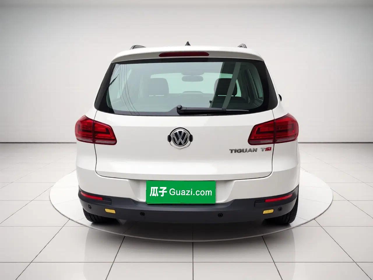 Volkswagen Tiguan 2015 1.8TSI Automatic Two-Wheel Drive Comfort Edition — миниатюра 5