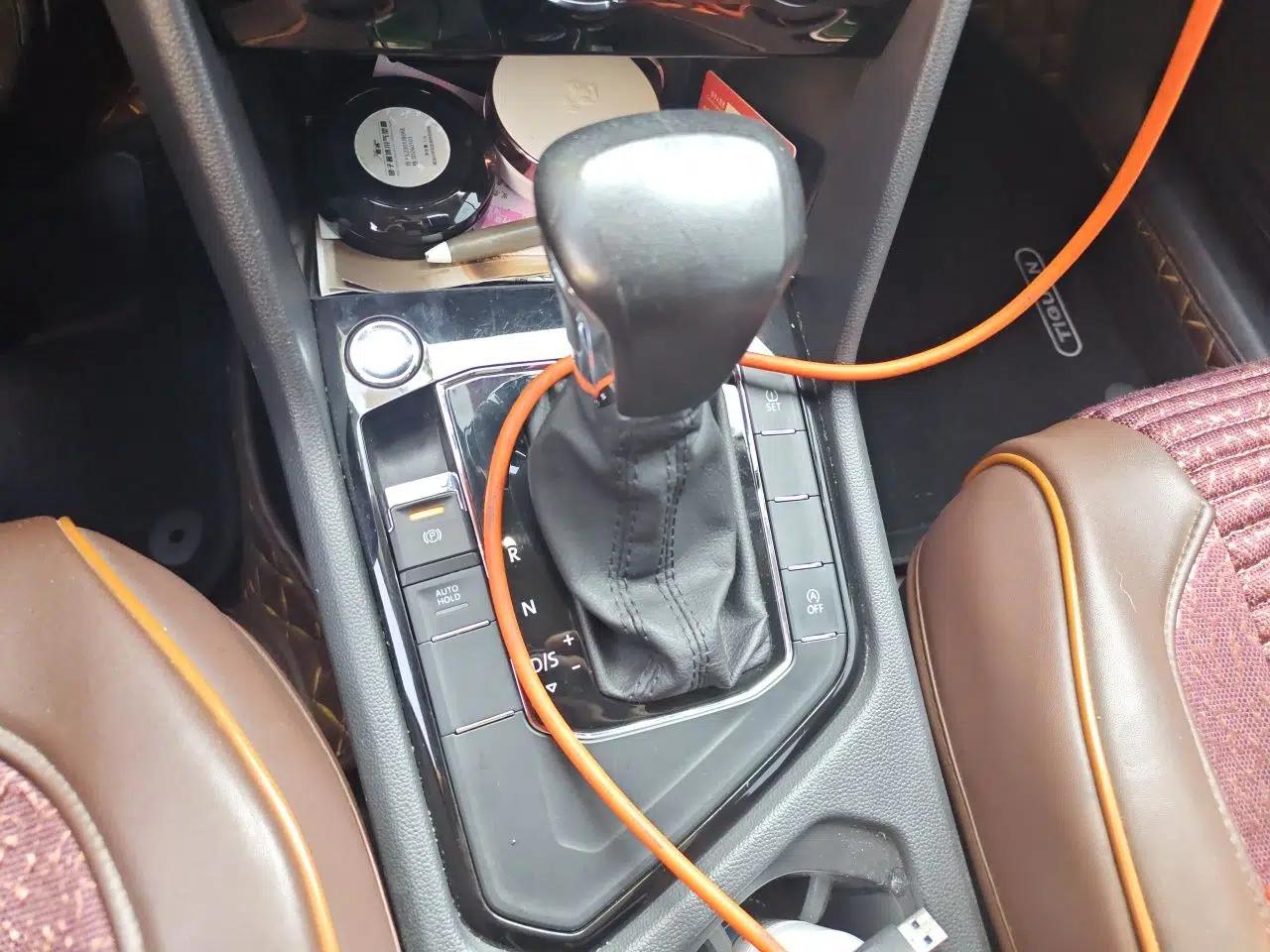 Volkswagen Tiguan L 2019 330TSI Automatic Two-Wheel Drive Panoramic Comfort Edition China V Standard — миниатюра 14