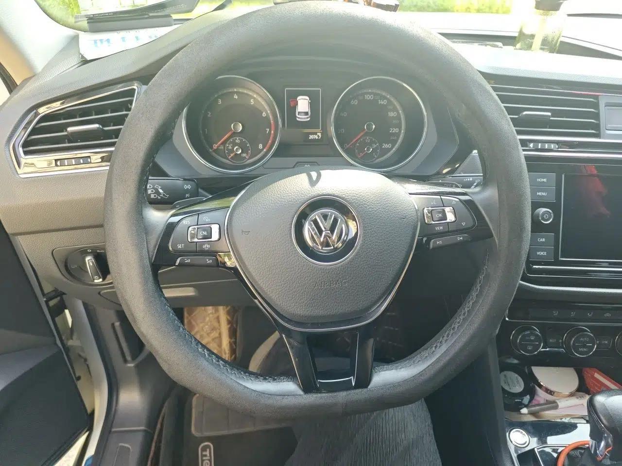 Volkswagen Tiguan L 2019 330TSI Automatic Two-Wheel Drive Panoramic Comfort Edition China V Standard — миниатюра 10