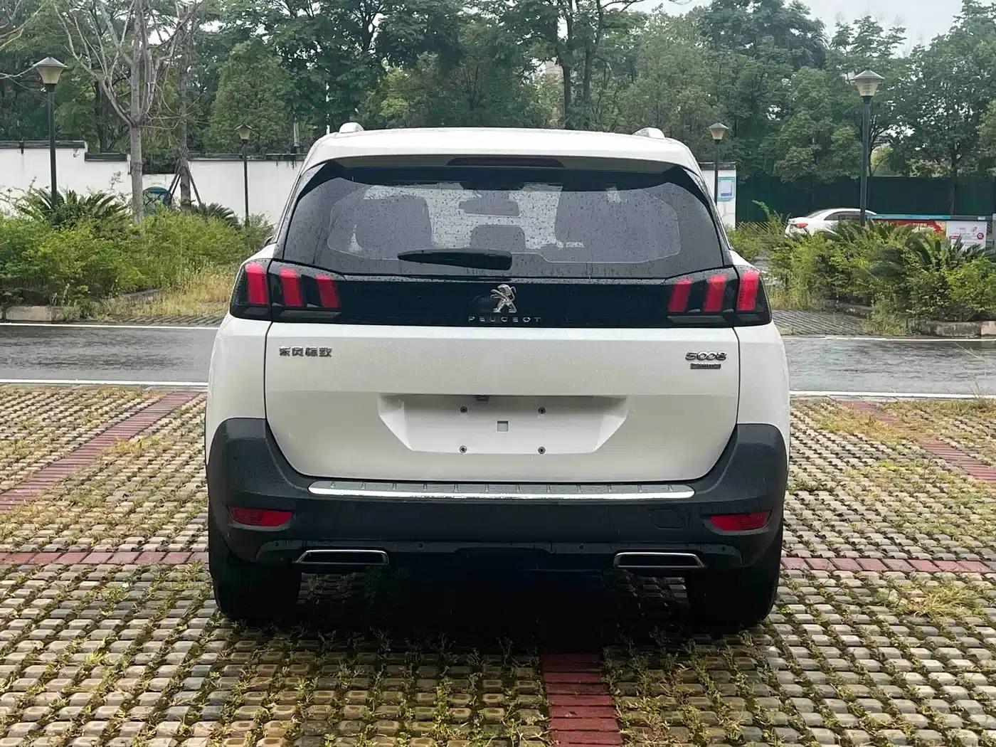 Peugeot 5008 2017 380THP 7-seater Luxury Edition — миниатюра 5
