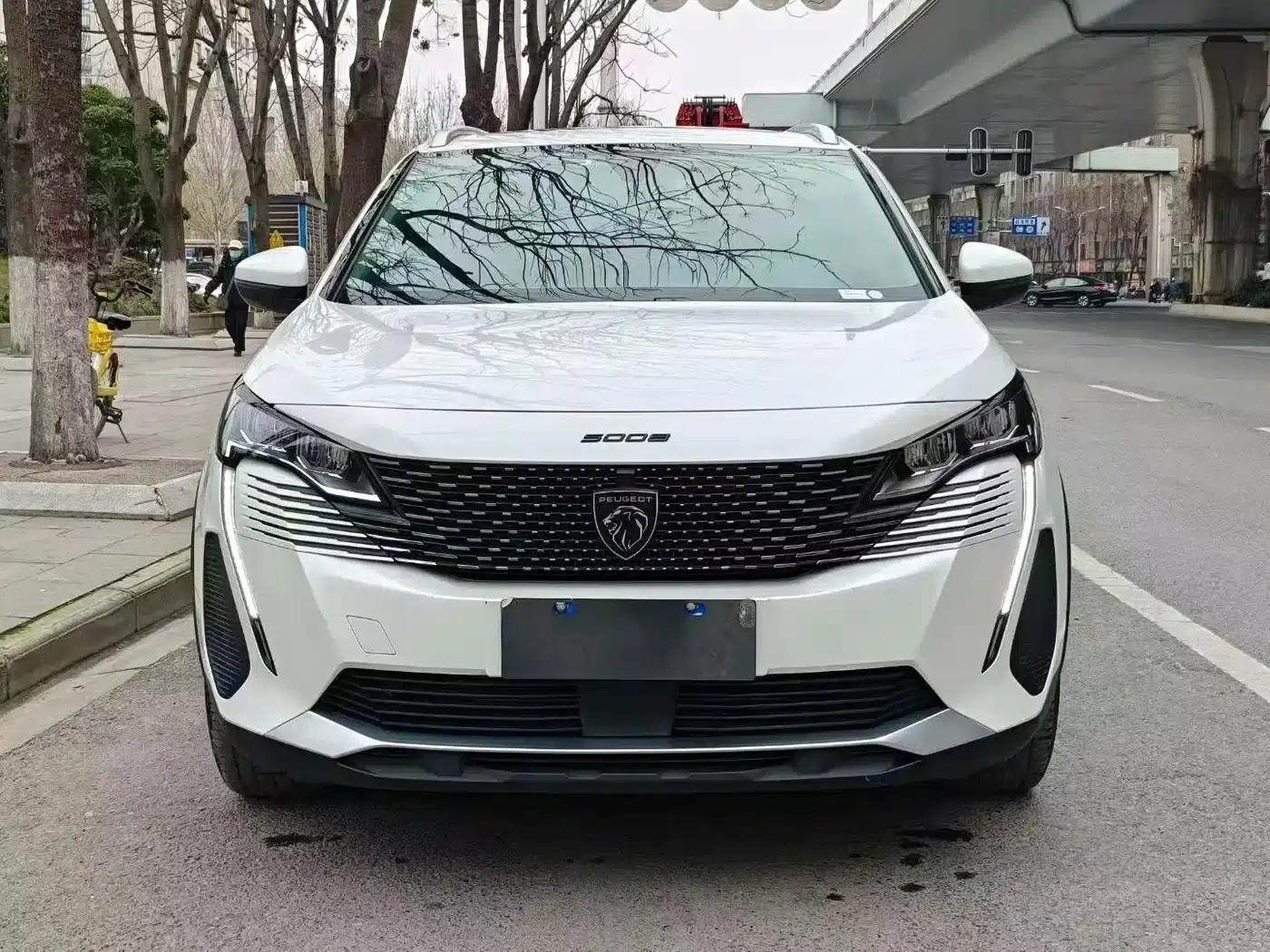 Peugeot 5008 2023 400THP True Love Edition 5-seater — миниатюра 2