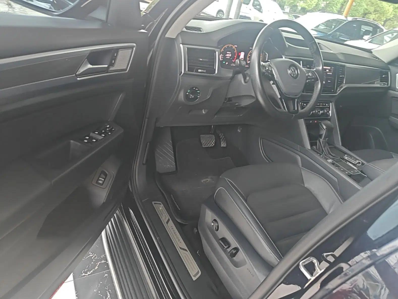 Volkswagen Teramont 2020 330TSI Two-Wheel-Drive Luxury Edition China VI Standard — миниатюра 18