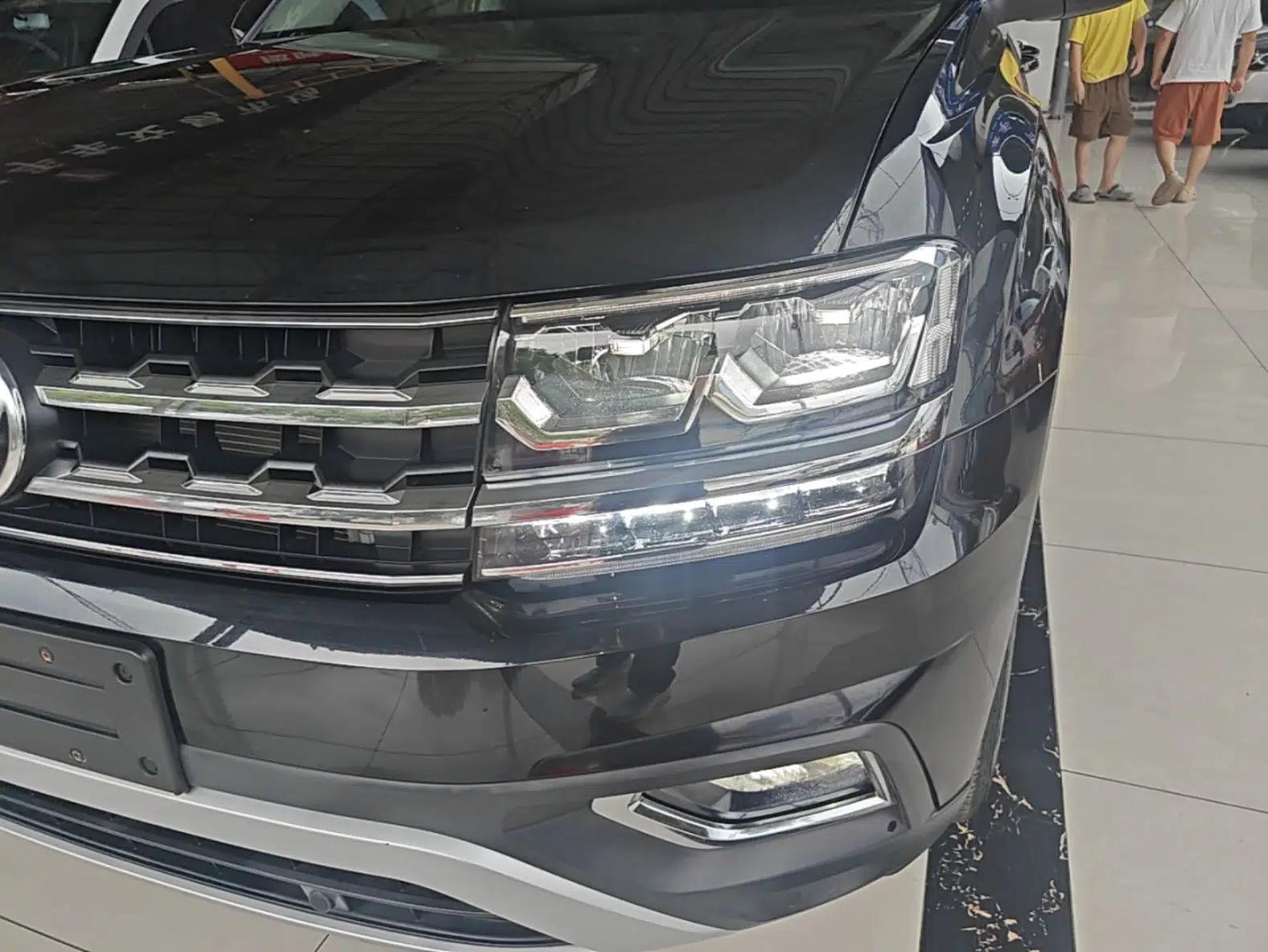 Volkswagen Teramont 2020 330TSI Two-Wheel-Drive Luxury Edition China VI Standard — миниатюра 8