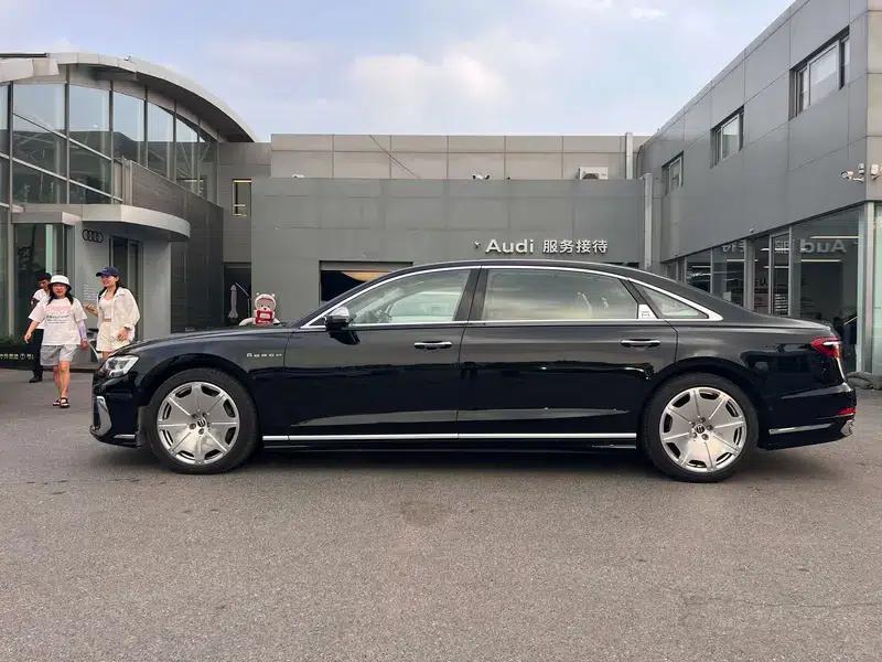 2025 Audi A8 A8L 55 TFSI Horch Founder Edition — миниатюра 3