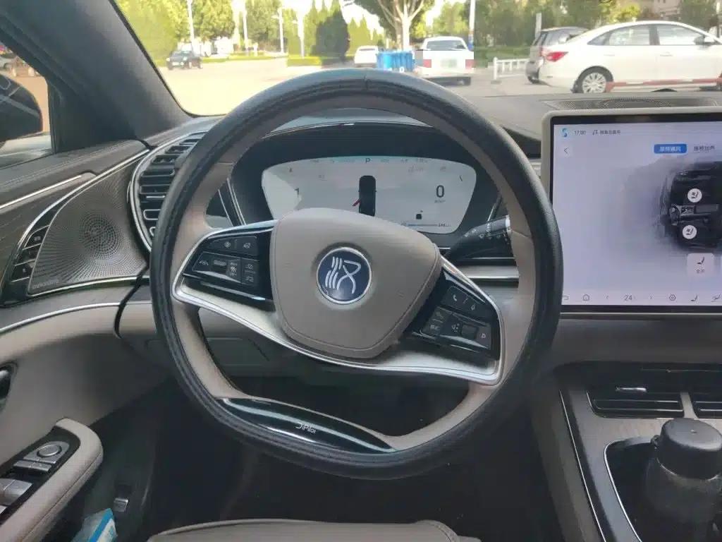 Han 2024 DM-i Glory Edition 121KM Premium Model — миниатюра 3