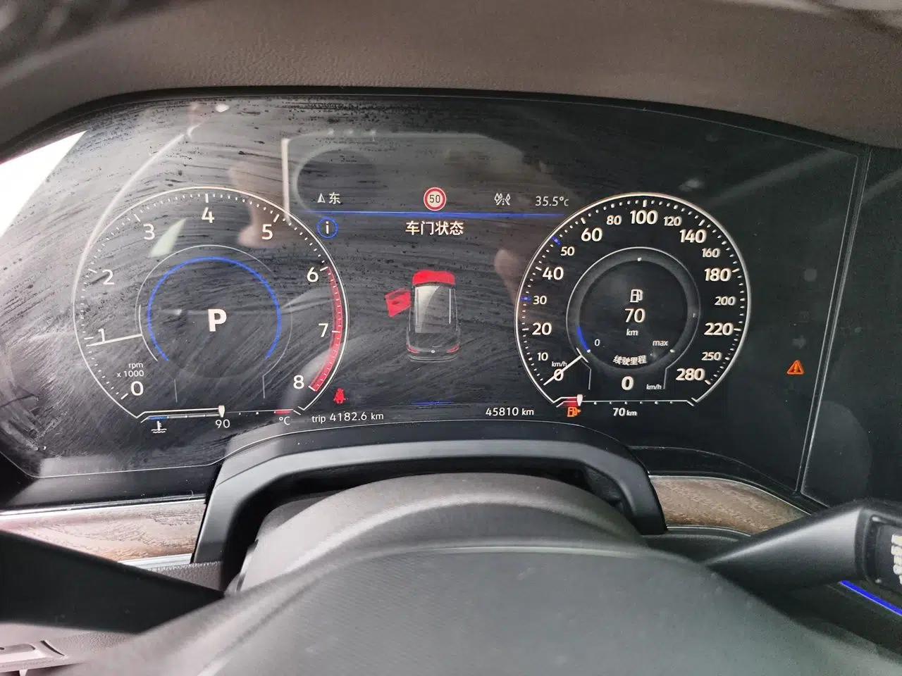Volkswagen Touareg 2021 3.0 TSI Luxury Edition Black Diamond Sport Package — миниатюра 11