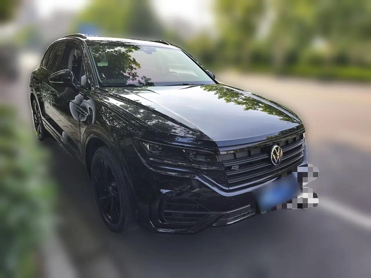 Volkswagen Touareg 2021 3.0 TSI Luxury Edition Black Diamond Sport Package — миниатюра 3