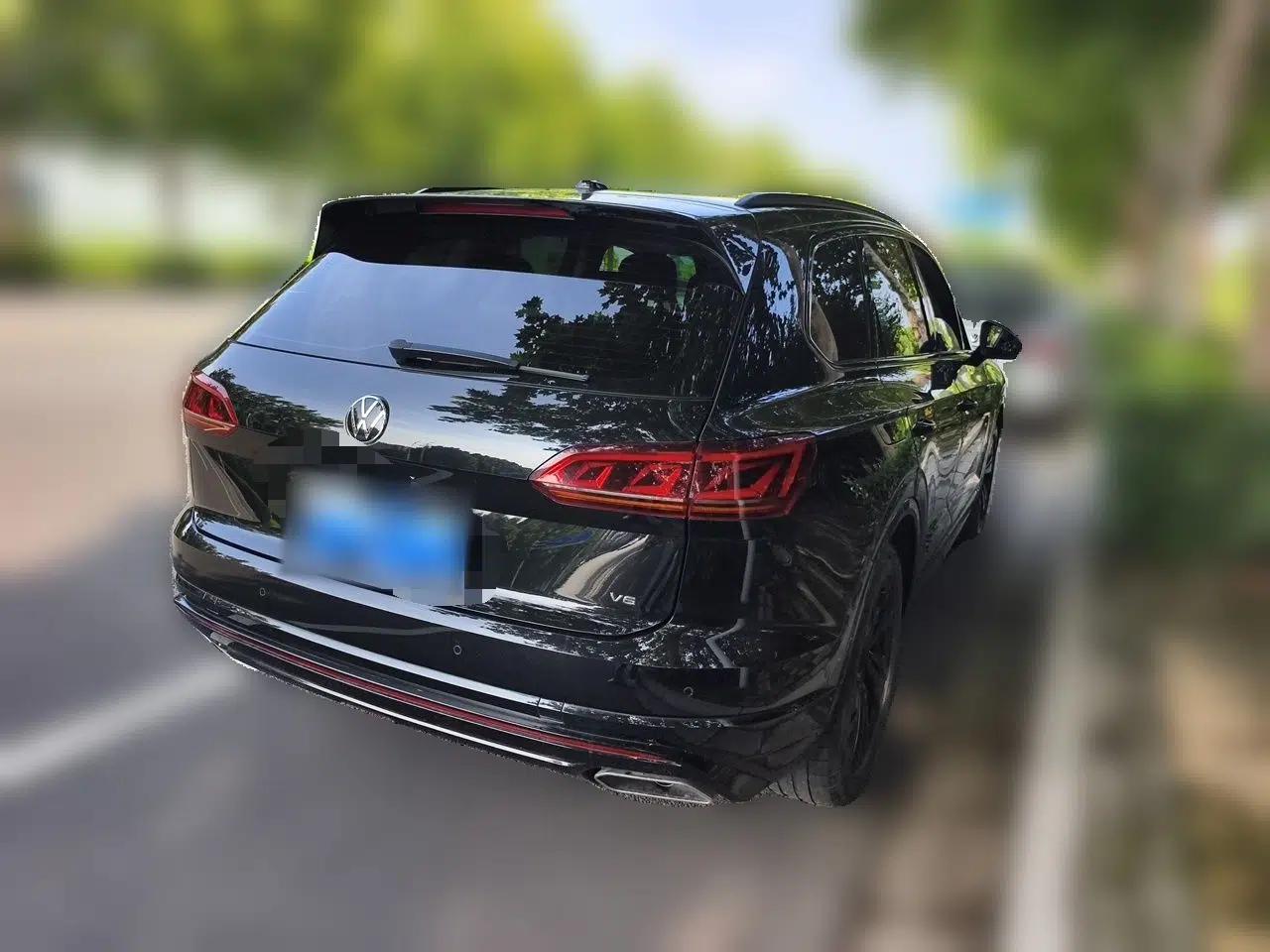 Volkswagen Touareg 2021 3.0 TSI Luxury Edition Black Diamond Sport Package — миниатюра 6