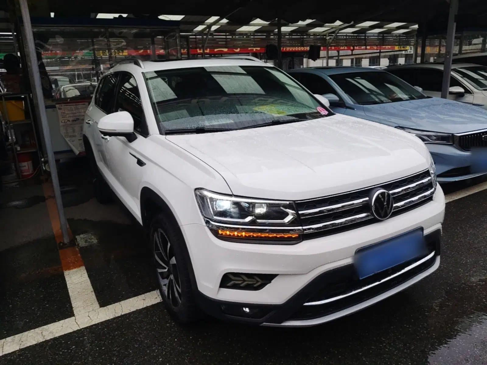 Volkswagen Tharu 2021 330TSI All-Wheel Drive Luxury PLUS Version — миниатюра 3