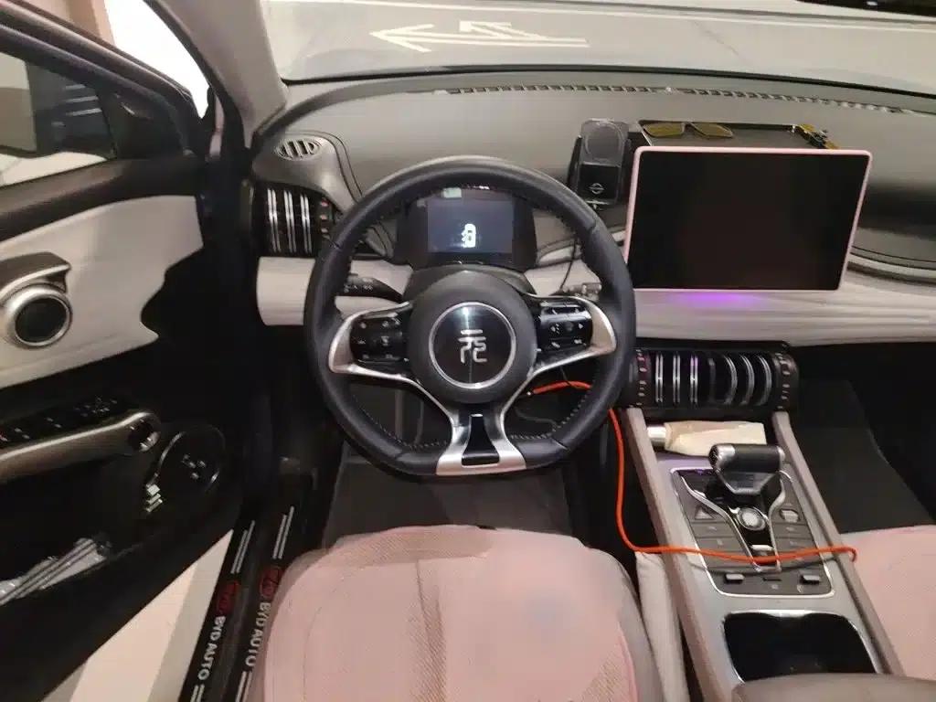 Yuan Plus 2023 Champion Edition 430KM Super Model — миниатюра 3