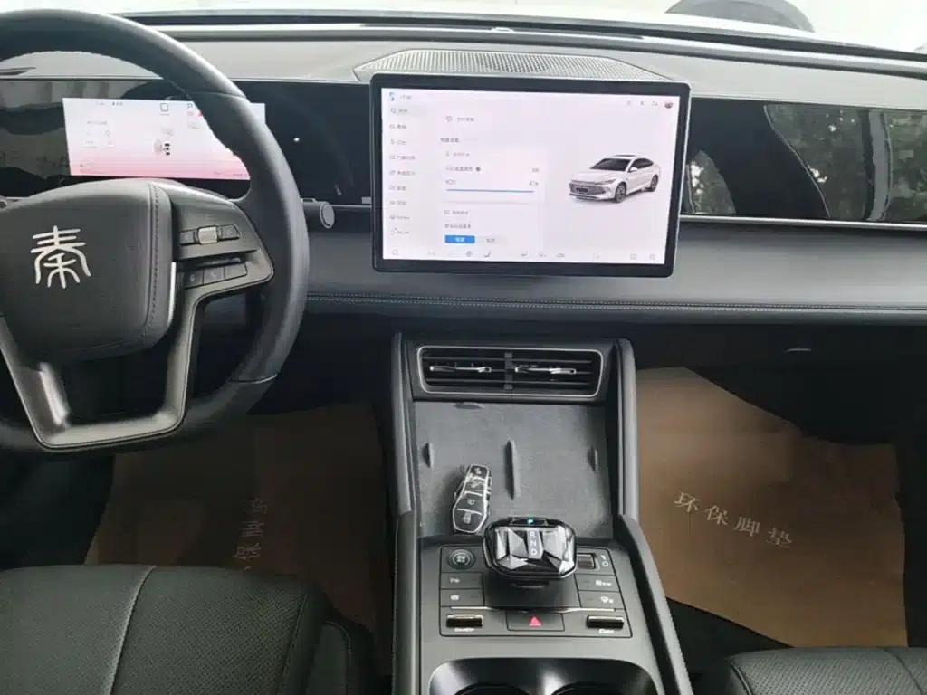 Qin L 2025 DM-i Intelligent Driving Edition 120KM Superior Model — миниатюра 13