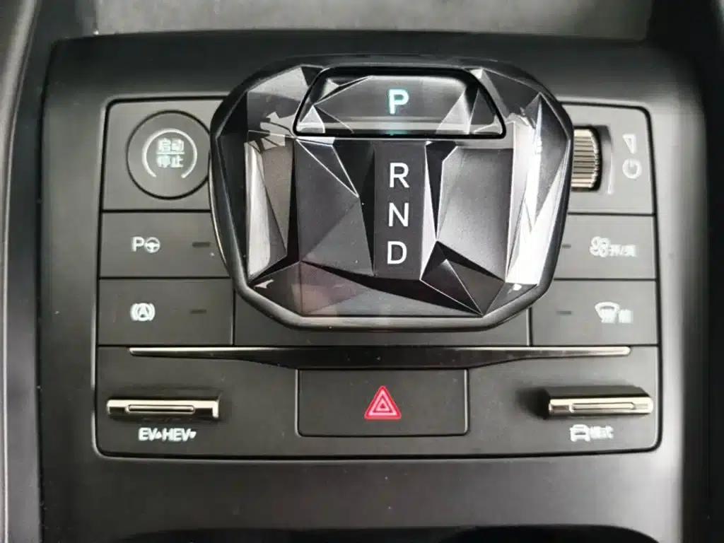 Qin L 2025 DM-i Intelligent Driving Edition 120KM Superior Model — миниатюра 14