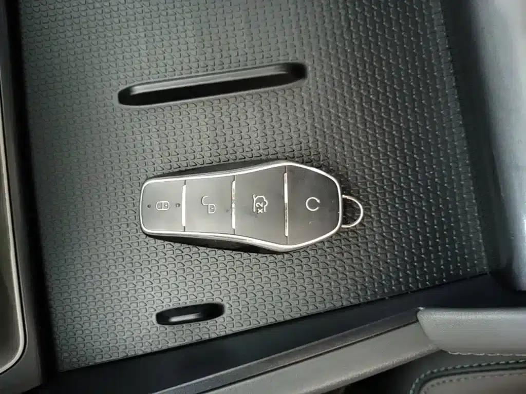 Qin L 2024 DM-i 80KM Leading Edition — миниатюра 9