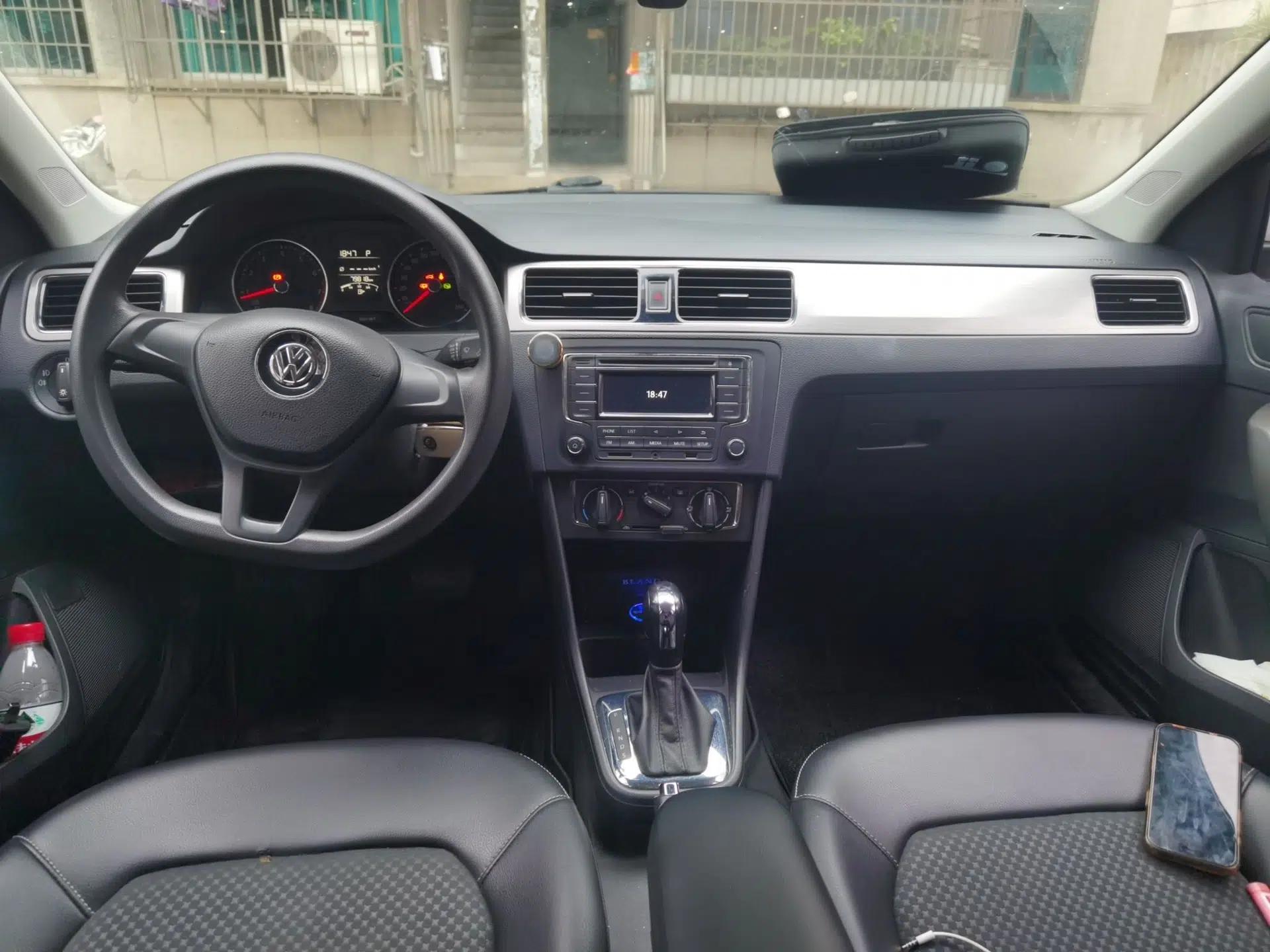 Volkswagen Santana 2015 Haval H6 1.6L Automatic Comfort Model — миниатюра 9