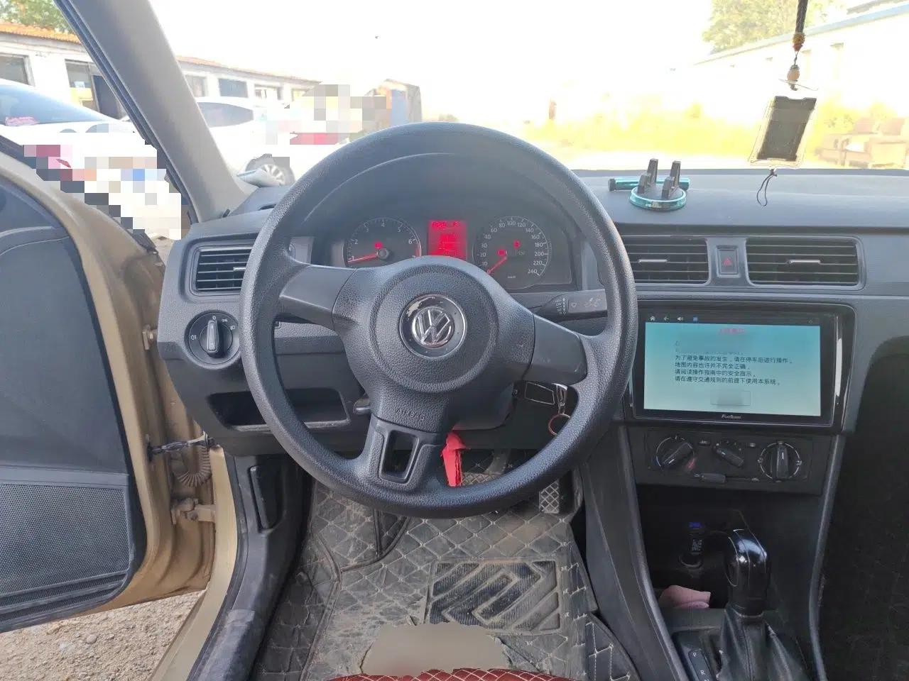 Volkswagen Santana 2014 1.6L Automatic 30th Anniversary Edition — миниатюра 10