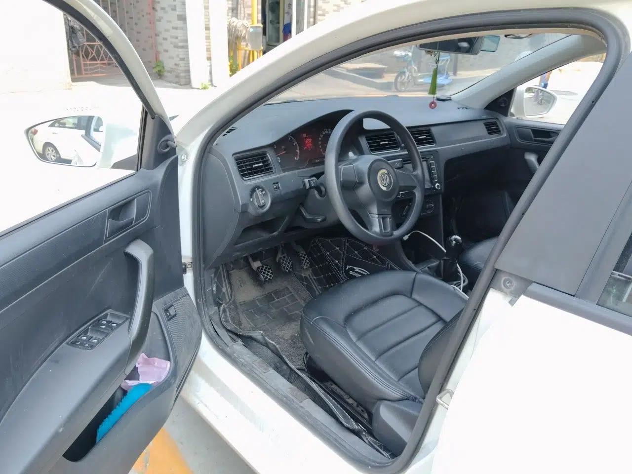Volkswagen Santana 2015 1.4L Manual Fashion Edition — миниатюра 16