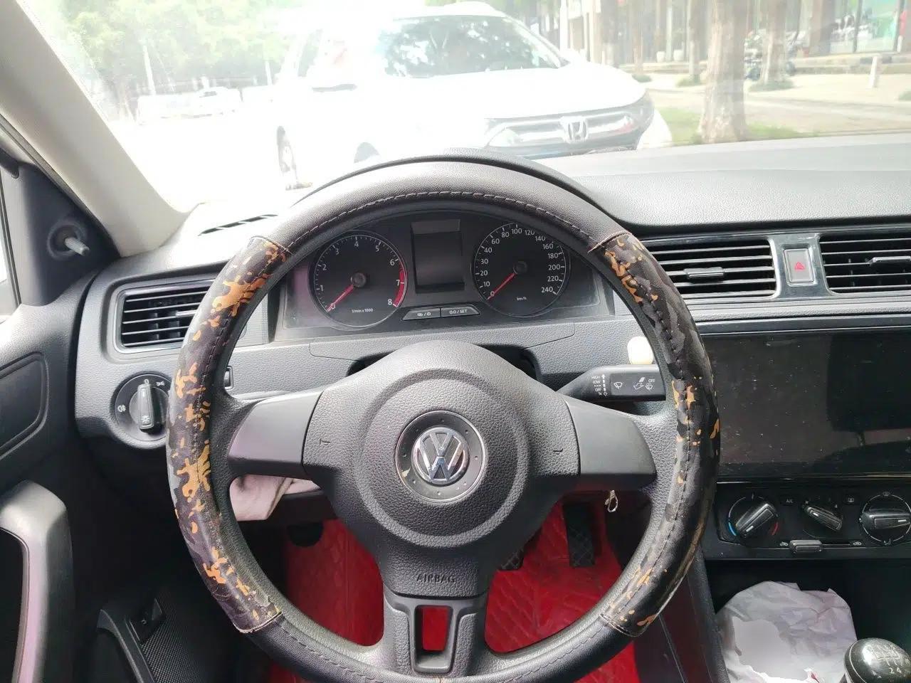Volkswagen Santana 2015 1.4L Manual Fashion Edition — миниатюра 10